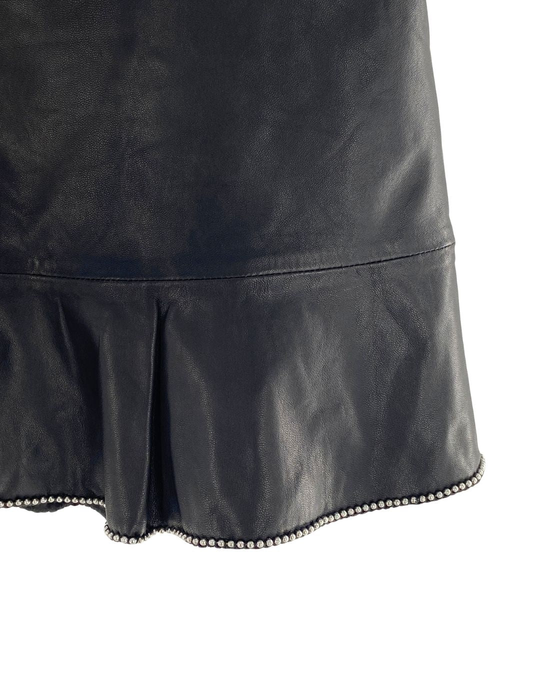 Falda midi en cuero straps