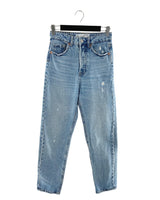 Skinny jean rigido abotonado