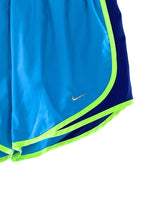 Short deportivo lineas