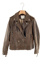 Chaqueta en cuero con textura
