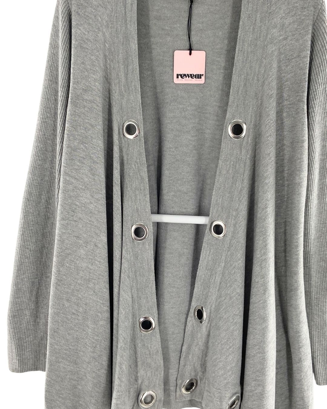 Cardigan en punta con aros