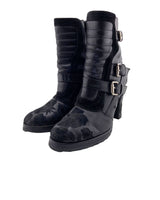 Botas de cuero con hebillas