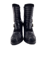 Botas de cuero con hebillas