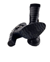 Botas de cuero con hebillas