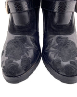 Botas de cuero con hebillas