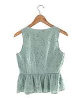 Blusa sleeveless en ojalillo