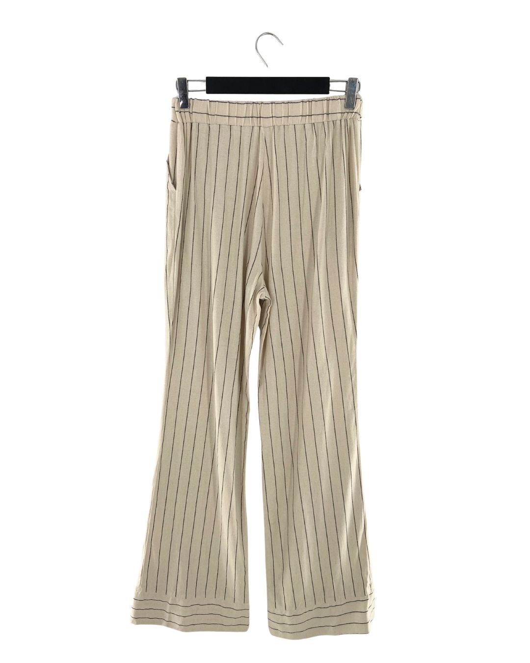 Pantalon rigido a rayas