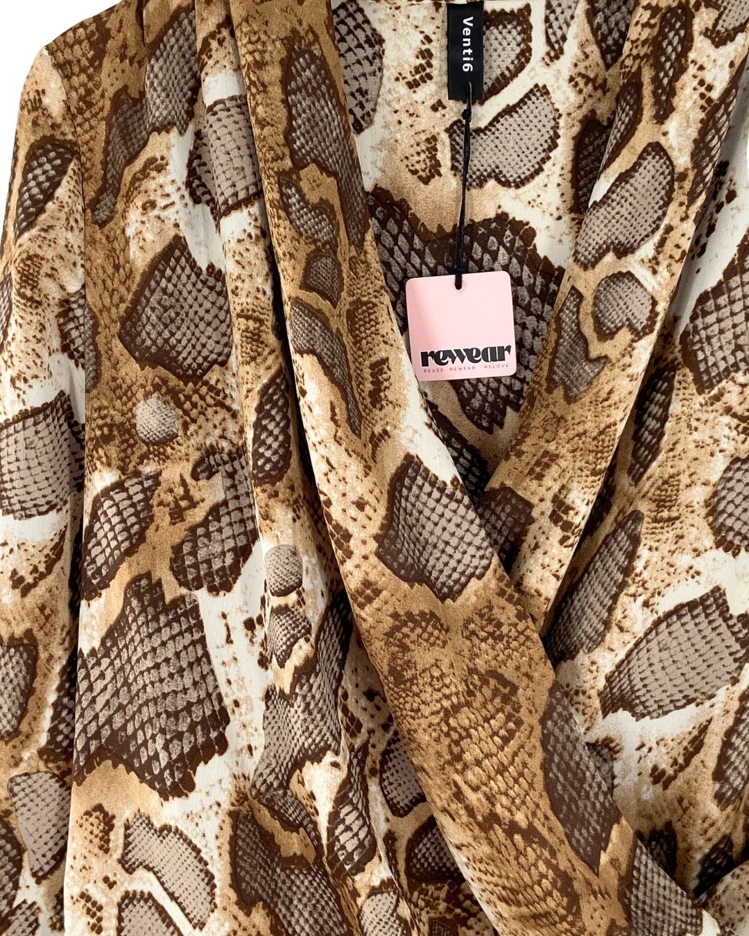 Blusa satinada cruzada