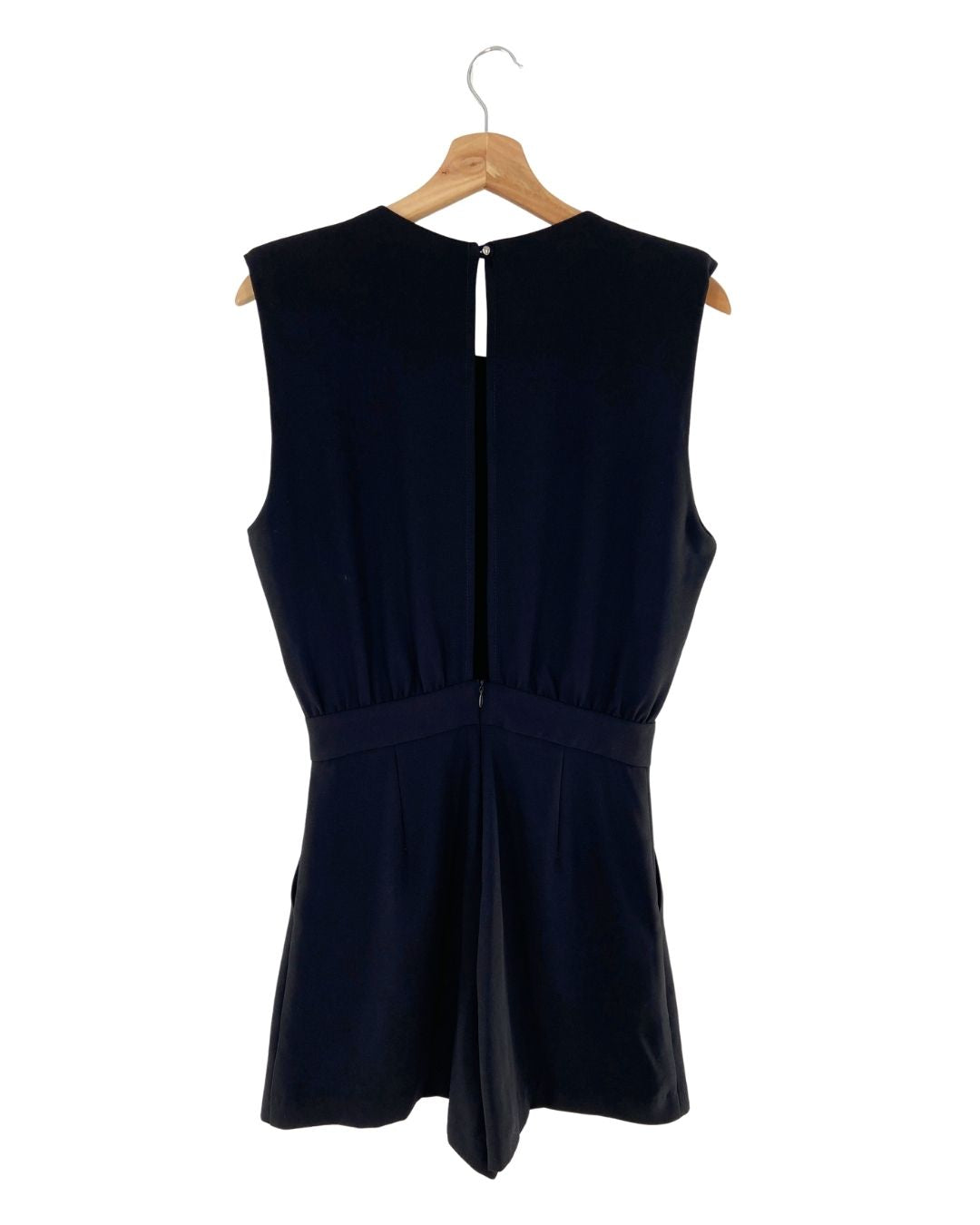 Enterizo sleeveless con escote