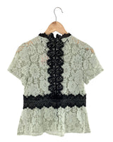 Blusa manga corta en blonda