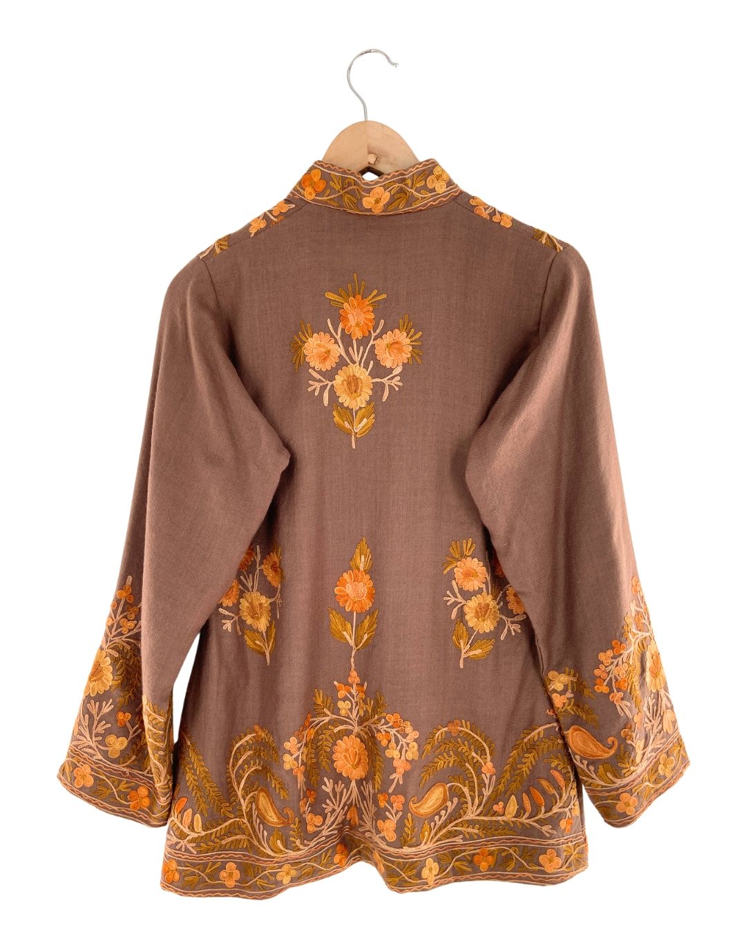 Chaqueta abotonada bordada
