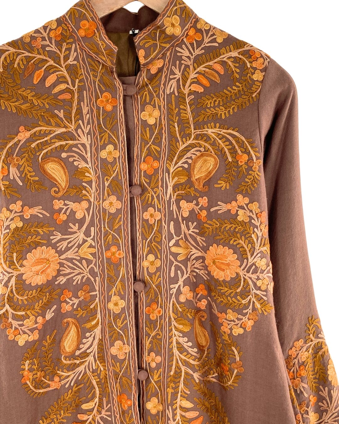 Chaqueta abotonada bordada