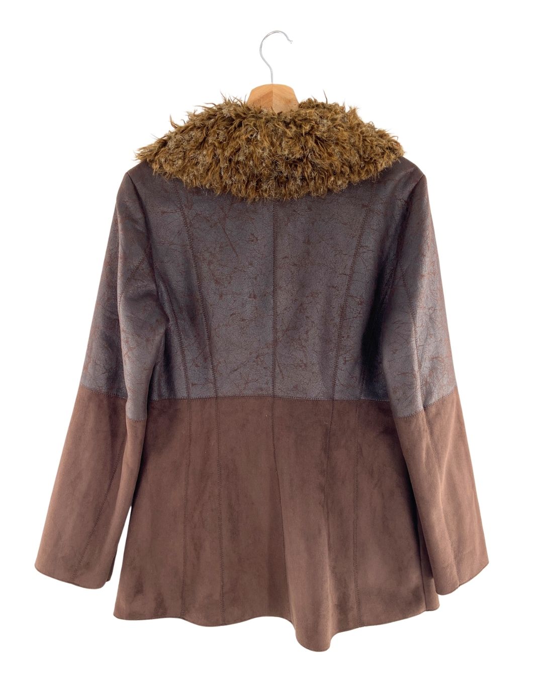 Chaqueta afelpada en cuello