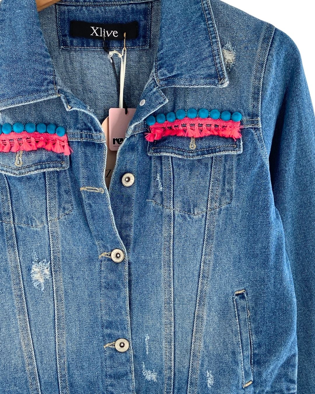 Chaqueta en denim con borlas