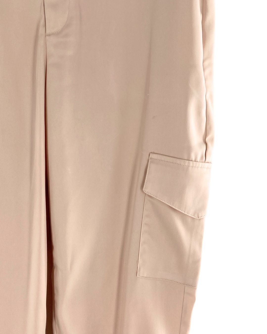 Pantalon cargo satinado